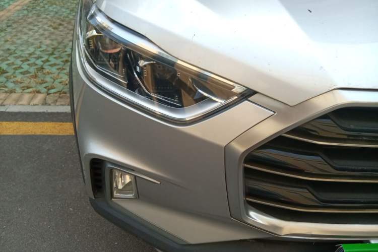 Used SAIC MAXUS D90  Right Front Headlight
