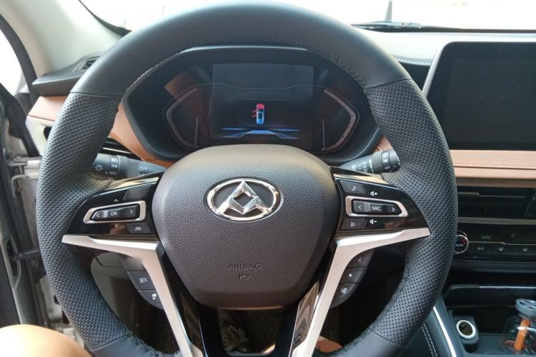 Used SAIC MAXUS D90  Steering Wheel
