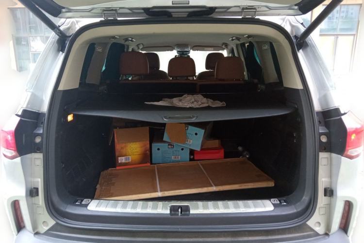 Used SAIC MAXUS D90  Trunk