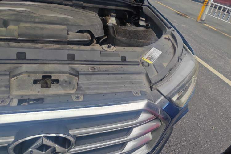 Used SAIC MAXUS D90 2019 2.0T Automatic 2WD Uranus China VI Standard Engine Bay Left