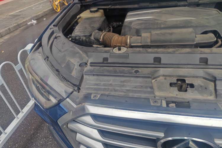 Used SAIC MAXUS D90 2019 2.0T Automatic 2WD Uranus China VI Standard Engine Bay Right