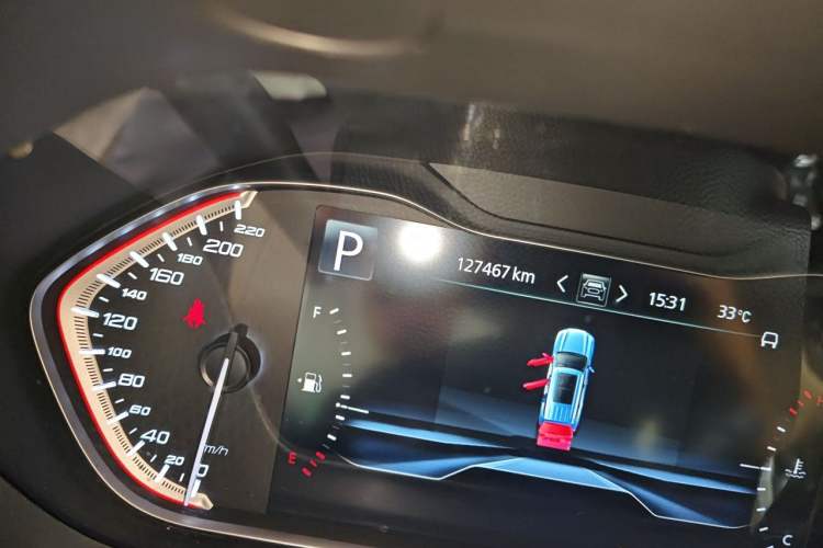 Used SAIC MAXUS D90  Odometer Close Up