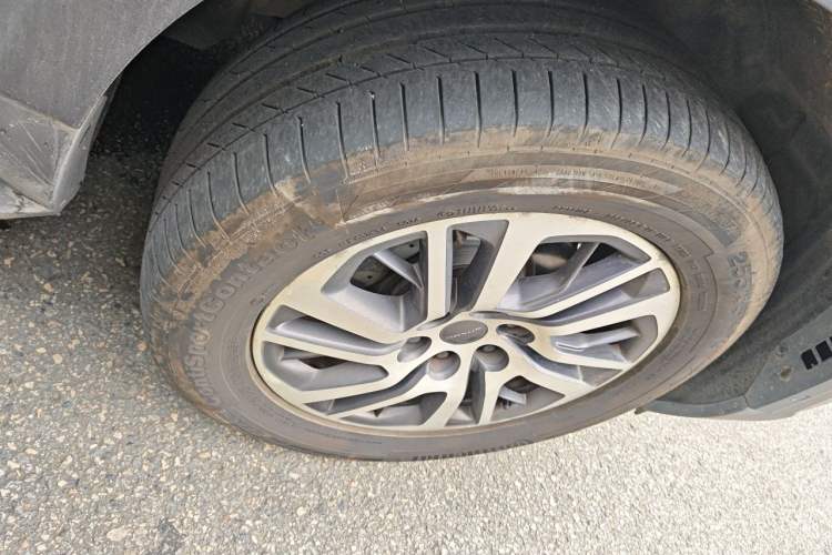Used SAIC MAXUS D90  Right Front Wheel Hub
