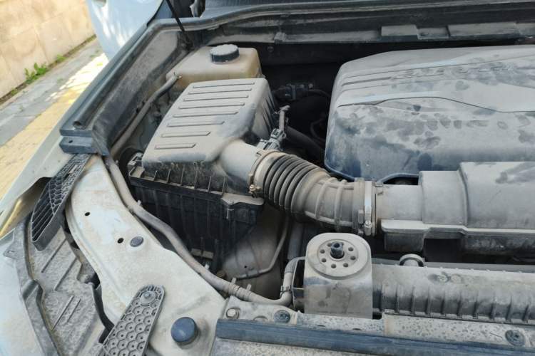Used SAIC MAXUS D90 2019 2.0T Automatic 2WD Uranus China VI Standard Engine Bay Right