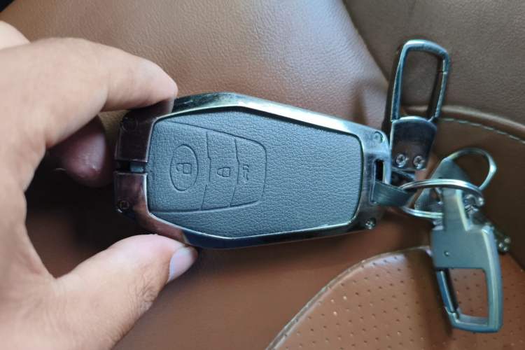 Used SAIC MAXUS D90 2019 2.0T Automatic 2WD Uranus China VI Standard Vehicle Key