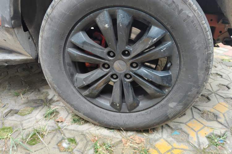 Used SAIC MAXUS D90 Pro 2021 2.0T Diesel 4x4 Comfort Edition 6 Seats Right Front Wheel Hub