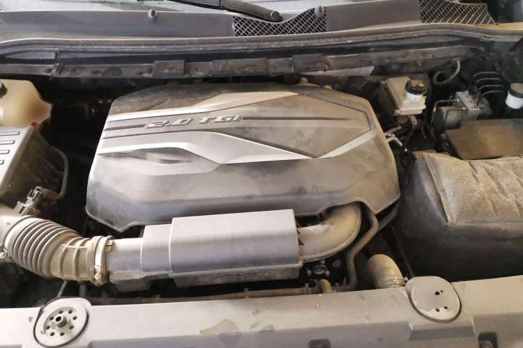 Used SAIC MAXUS D90 Pro 2020 2.0T Gasoline 4x4 Flagship Edition 6 Seats Engine Bay