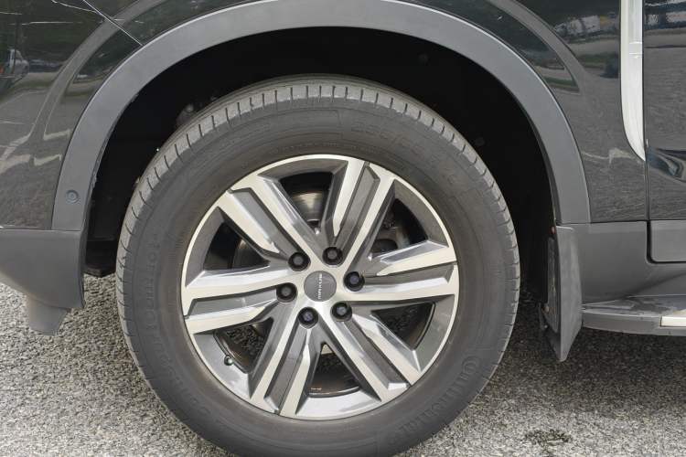 Used SAIC MAXUS D90 Pro 2020 2.0T Gasoline 4x4 Flagship Edition 6 Seats Exterior 8