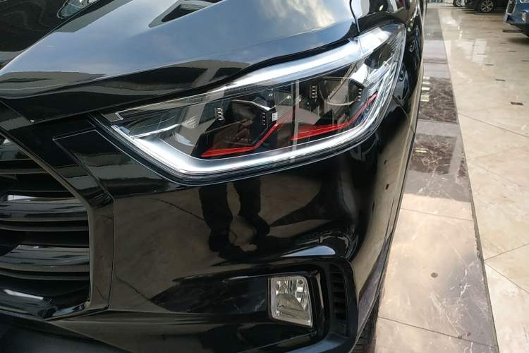 Used SAIC MAXUS D90 Pro 2020 2.0T Diesel 4x4 Alashan Edition 7-Seater Left Front Headlight
