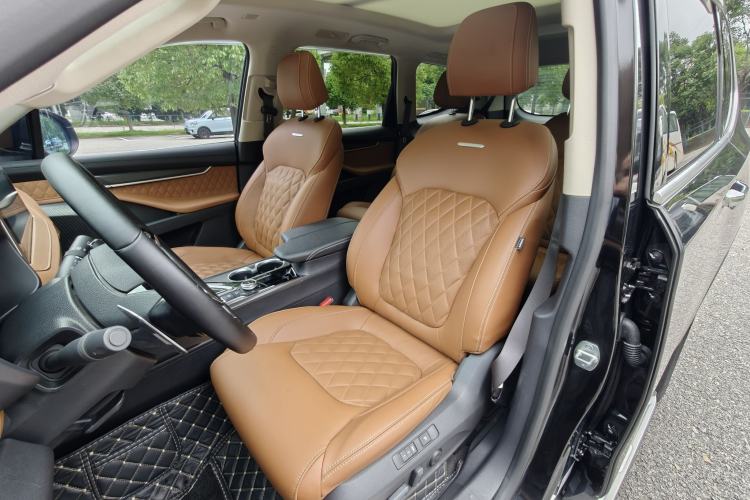 Used SAIC MAXUS D90 Pro 2020 2.0T Gasoline 4x4 Flagship Edition 6 Seats Left Front Seat
