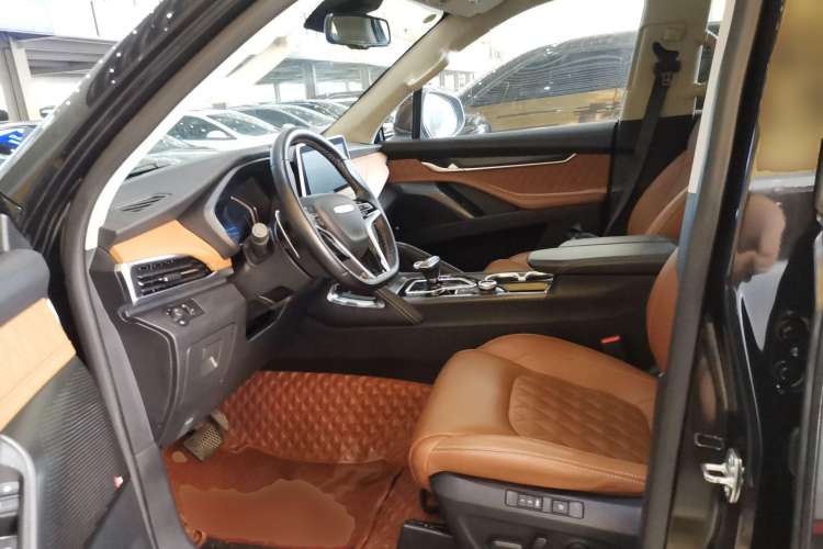Used SAIC MAXUS D90 Pro 2020 2.0T Gasoline 4x4 Flagship Edition 6 Seats Left Front Seat