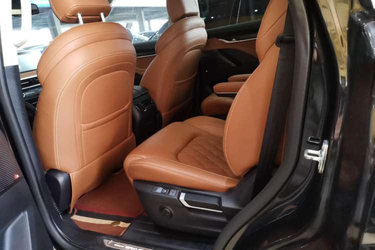 Used SAIC MAXUS D90 Pro 2020 2.0T Gasoline 4x4 Flagship Edition 6 Seats Left Rear Seat