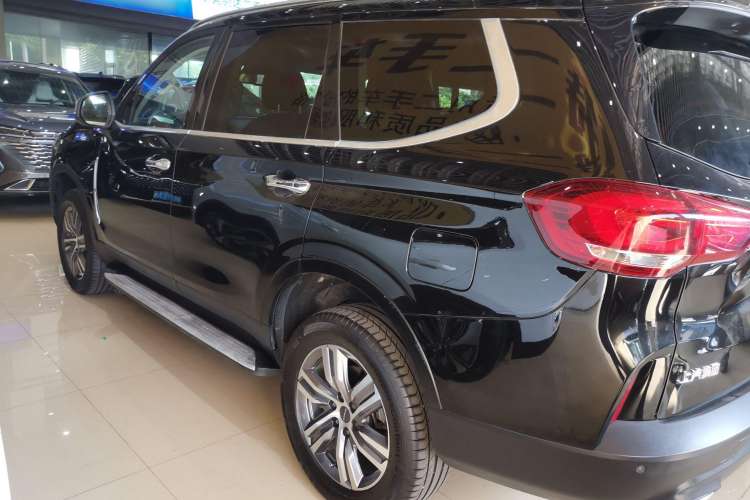 Used SAIC MAXUS D90 Pro 2020 2.0T Gasoline 4x4 Flagship Edition 6 Seats Left Side