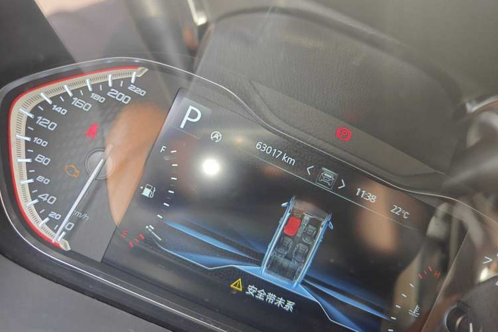 Used SAIC MAXUS D90 Pro 2020 2.0T Gasoline Two-Wheel Drive Luxury Edition 7 Seats Odometer Close Up