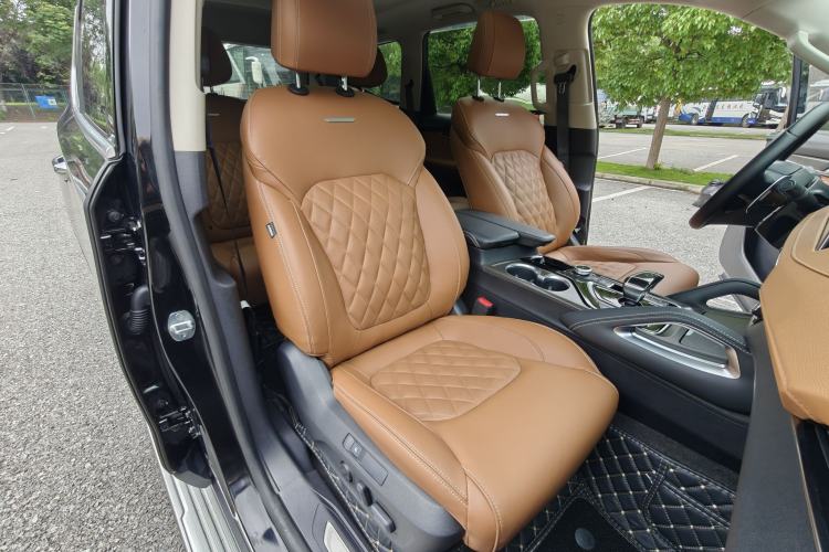 Used SAIC MAXUS D90 Pro 2020 2.0T Gasoline 4x4 Flagship Edition 6 Seats Right Front Seat