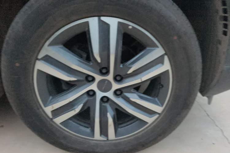 Used SAIC MAXUS D90 Pro 2020 2.0T Gasoline 4x4 Motuo Edition 7 Seats Right Front Wheel Hub