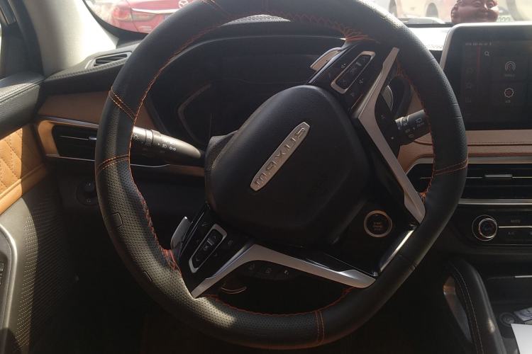 Used SAIC MAXUS D90 Pro 2020 2.0T Gasoline 4x4 Flagship Edition 6 Seats Steering Wheel
