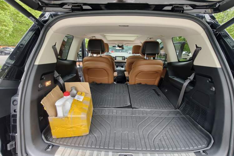Used SAIC MAXUS D90 Pro 2020 2.0T Gasoline 4x4 Flagship Edition 6 Seats Trunk