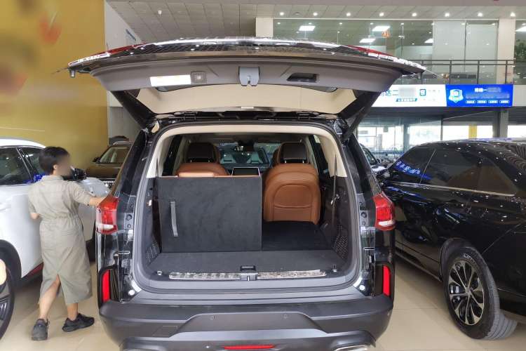 Used SAIC MAXUS D90 Pro 2020 2.0T Gasoline 4x4 Flagship Edition 6 Seats Trunk