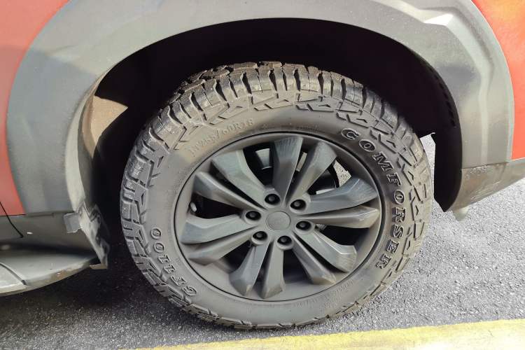 Used SAIC MAXUS D90 Pro 2020 2.0T Diesel 4x4 Enjoyment Edition 6 Seats Right Front Wheel Hub