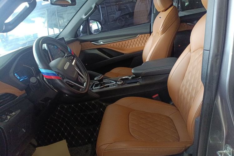 Used SAIC MAXUS D90 Pro 2020 2.0T Gasoline 4x4 Flagship Edition 6 Seats Left Front Seat