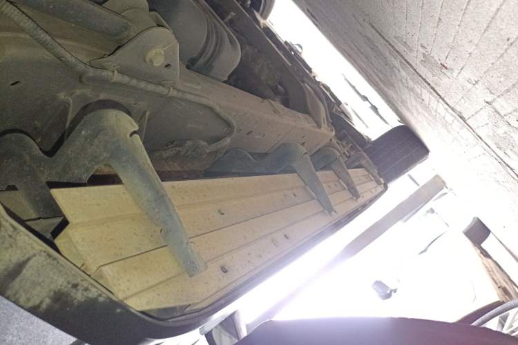 Used SAIC MAXUS D90 Pro 2020 2.0T Gasoline 4x4 Flagship Edition 6 Seats Left Side Sill