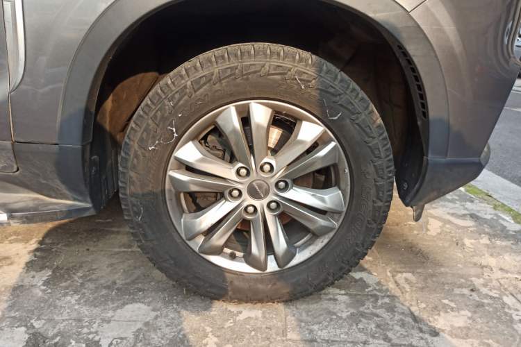 Used SAIC MAXUS D90 Pro 2020 2.0T Diesel 4x4 Comfort Edition 7 Seats Right Front Wheel Hub