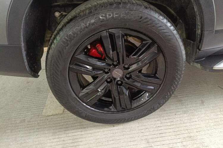 Used SAIC MAXUS D90 Pro 2020 2.0T Gasoline 4x4 Flagship Edition 6 Seats Right Rear Wheel Hub