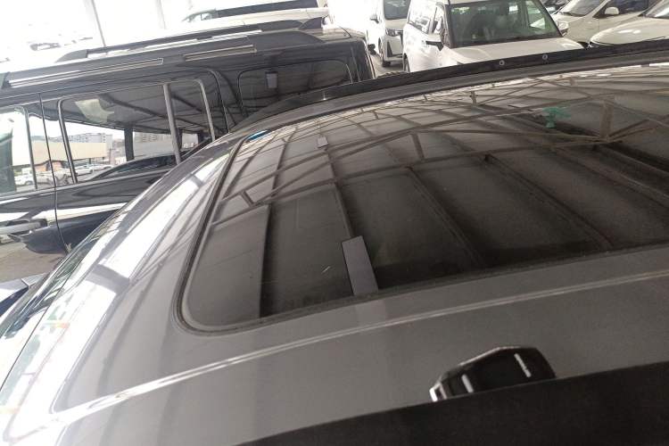 Used SAIC MAXUS D90 Pro 2020 2.0T Gasoline 4x4 Flagship Edition 6 Seats Roof