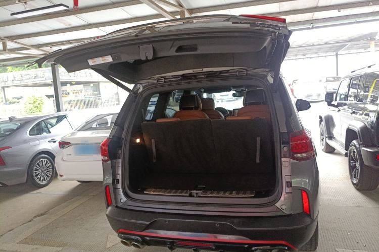 Used SAIC MAXUS D90 Pro 2020 2.0T Gasoline 4x4 Flagship Edition 6 Seats Trunk