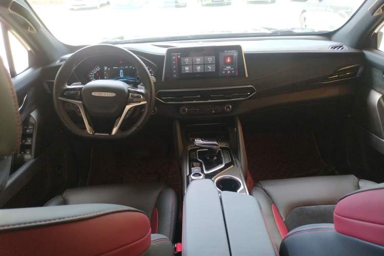 Used SAIC MAXUS D90 Pro 2020 2.0T Diesel 4x4 Alashan Edition 7-Seater Center Console
