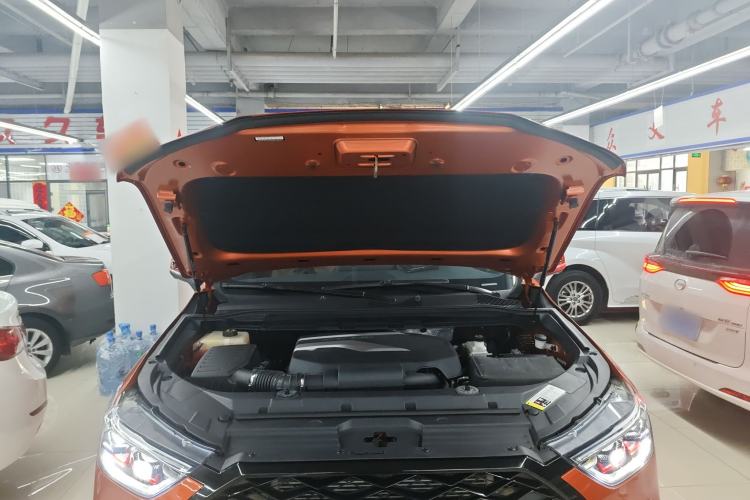 Used SAIC MAXUS D90 Pro 2020 2.0T Gasoline 4x4 Luxury Edition 6 Seats Engine Bay