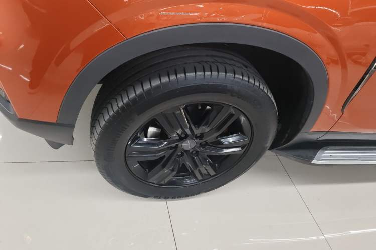 Used SAIC MAXUS D90 Pro 2020 2.0T Gasoline 4x4 Luxury Edition 6 Seats Left Front Wheel Hub