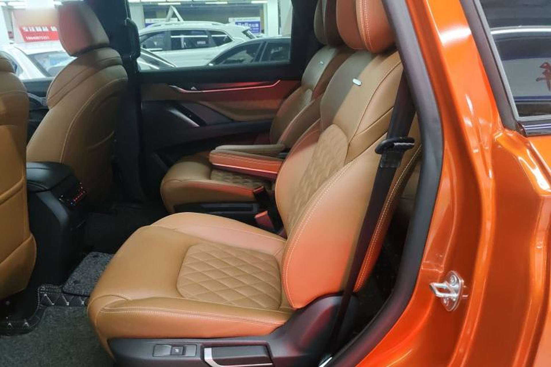 Used SAIC MAXUS D90 Pro 2020 2.0T Gasoline 4x4 Luxury Edition 6 Seats Left Rear Seat