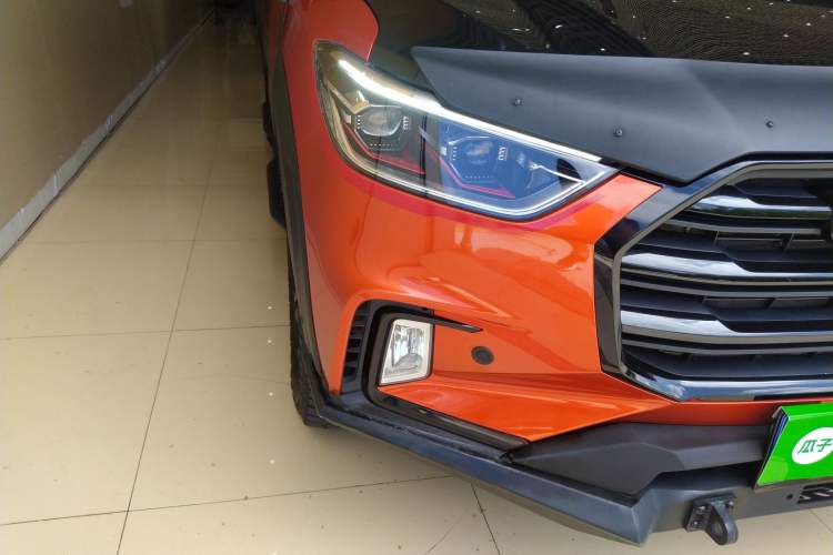 Used SAIC MAXUS D90 Pro 2020 2.0T Diesel 4x4 Alashan Edition 7-Seater Right Front Headlight