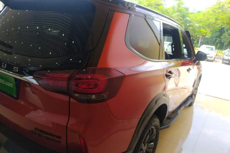 Used SAIC MAXUS D90 Pro 2020 2.0T Diesel 4x4 Alashan Edition 7-Seater Right Side