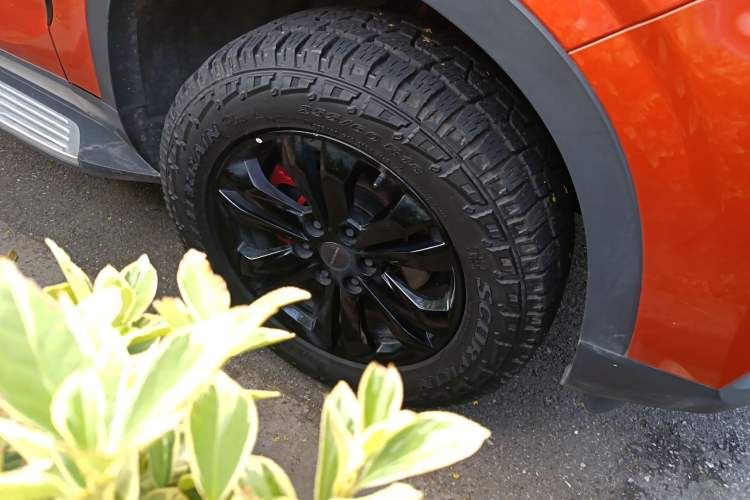 Used SAIC MAXUS D90 Pro 2020 2.0T Diesel 4x4 Comfort Edition 7 Seats Right Front Wheel Hub
