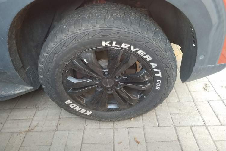Used SAIC MAXUS D90 Pro 2020 2.0T Diesel 4x4 Alashan Edition 6 Seats Right Front Wheel Hub