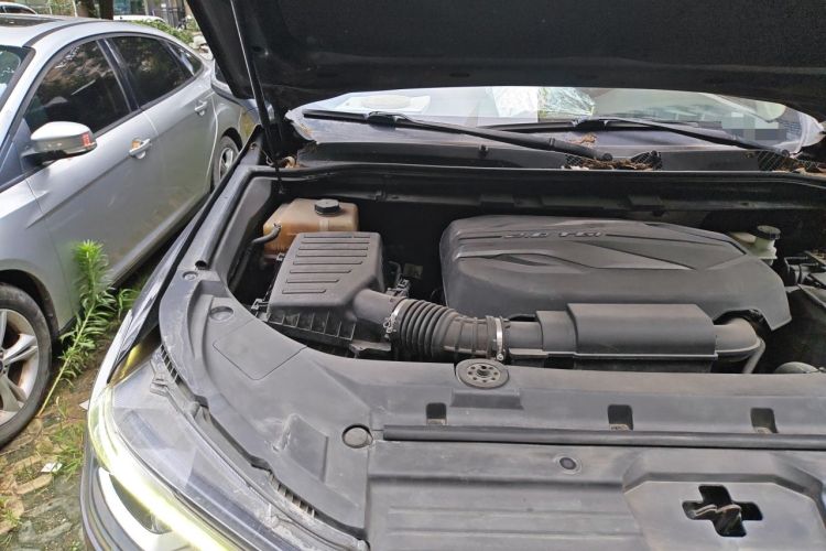 Used SAIC MAXUS D90 Pro 2021 2.0T Gasoline 4x4 Luxury Edition 7-Seater Engine Bay Right