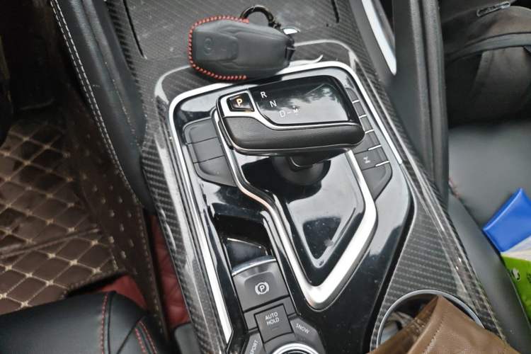 Used SAIC MAXUS D90 Pro 2021 2.0T Gasoline 4x4 Luxury Edition 7-Seater Gear Lever