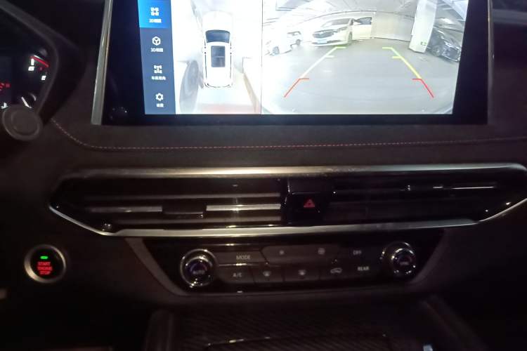 Used SAIC MAXUS D90 Pro 2021 2.0T Diesel 4x4 Enjoyment Edition 5 Seats Audio And AC Panel