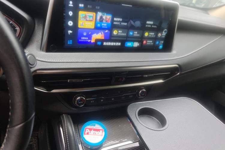 Used SAIC MAXUS D90 Pro 2021 2.0T Gasoline Two-Wheel Drive Elite Special Edition 7-Seater Audio And AC Panel