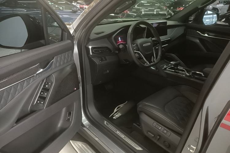 Used SAIC MAXUS D90 Pro 2021 2.0T Gasoline 4x4 Flagship Edition 7 Seats Driver Seat