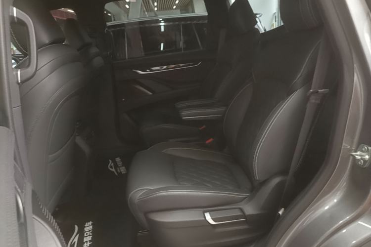 Used SAIC MAXUS D90 Pro 2021 2.0T Gasoline 4x4 Flagship Edition 7 Seats Left Rear Seat