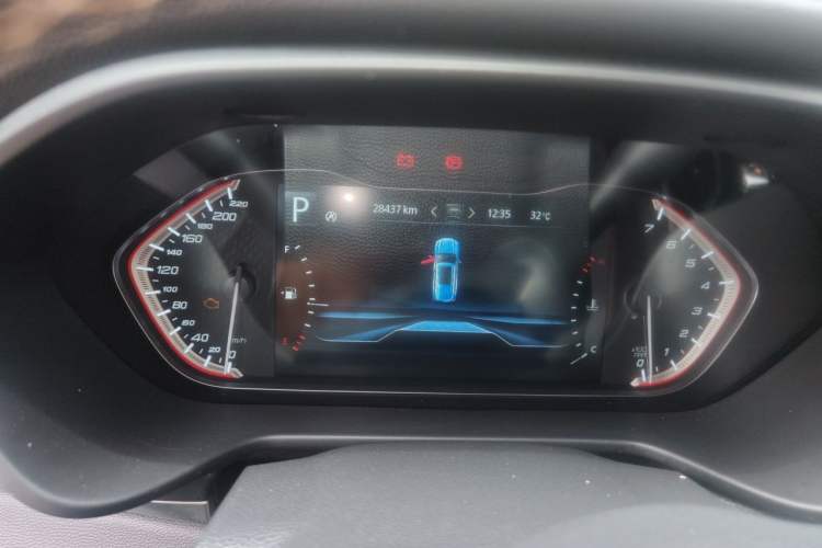 Used SAIC MAXUS D90 Pro 2021 2.0T Gasoline Two-Wheel Drive Elite Special Edition 7-Seater Odometer Close Up