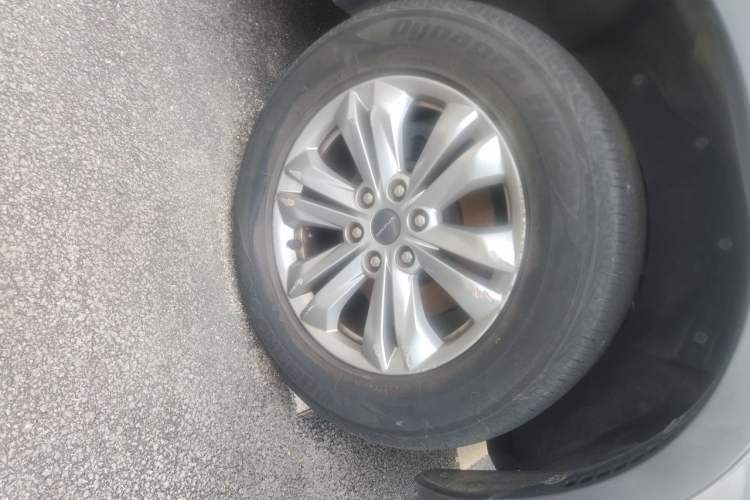 Used SAIC MAXUS D90 Pro 2021 2.0T Gasoline Two-Wheel Drive Elite Special Edition 7-Seater Right Front Wheel Hub
