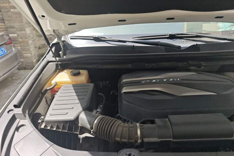 Used SAIC MAXUS D90 Pro 2021 2.0T Gasoline 4x4 Luxury Edition 7-Seater Engine Bay Right