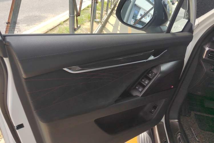 Used SAIC MAXUS D90 Pro 2021 2.0T Diesel 4x4 Alashan Edition 7 Seats Left Front Door Interior