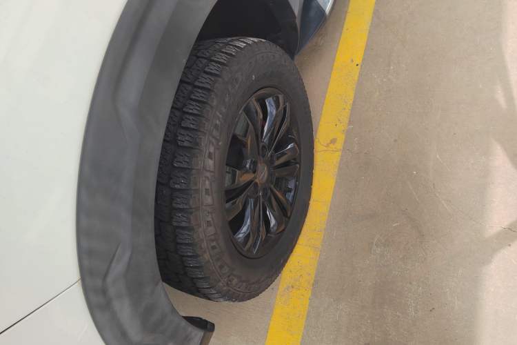 Used SAIC MAXUS D90 Pro 2021 2.0T Diesel 4x4 Alashan Edition 7 Seats Left Front Wheel Hub