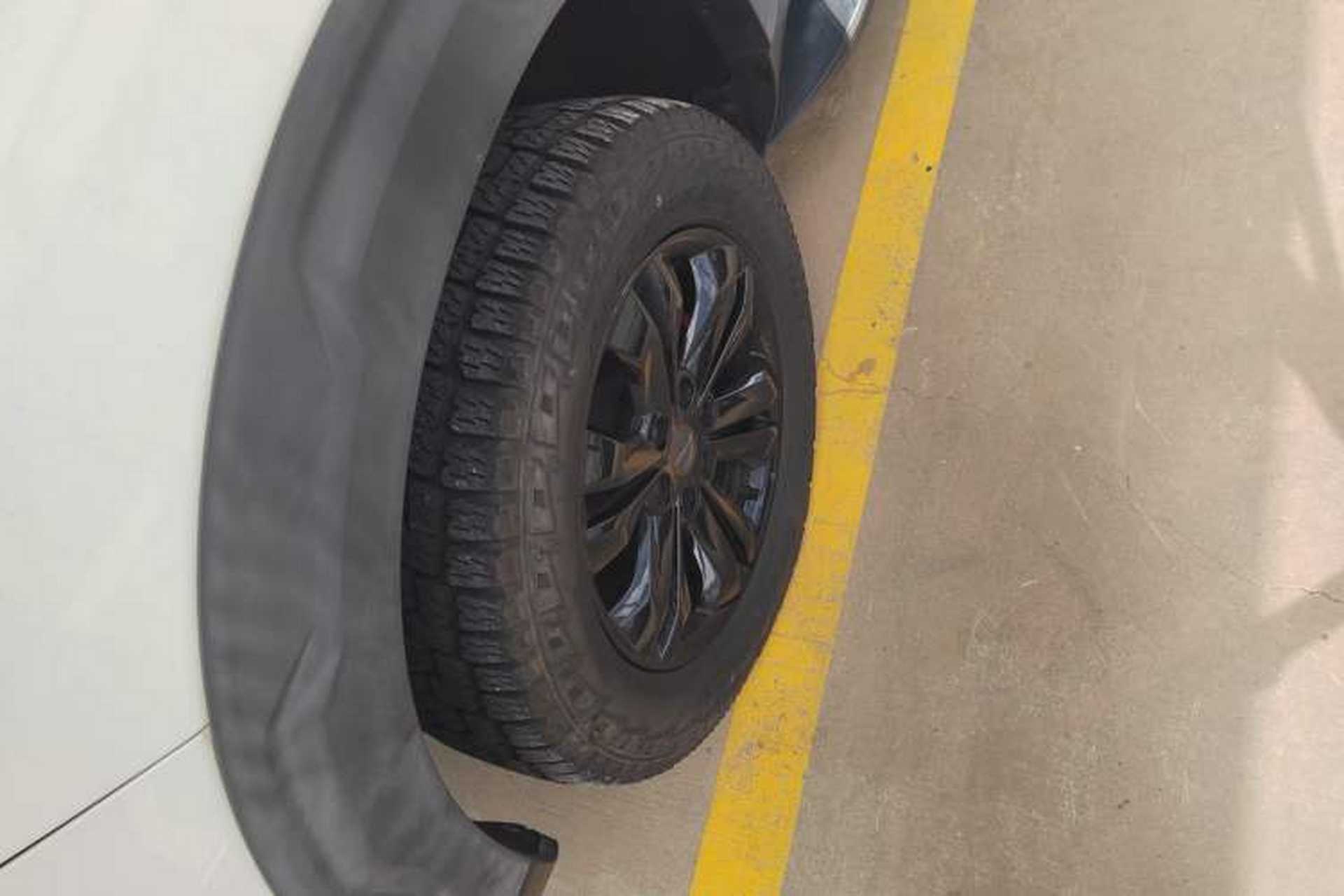 Used SAIC MAXUS D90 Pro 2021 2.0T Diesel 4x4 Alashan Edition 7 Seats Left Front Wheel Hub